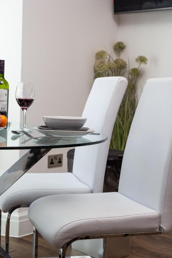 Bright Cheery 4 Bd Apartment By Brighton Station Екстер'єр фото