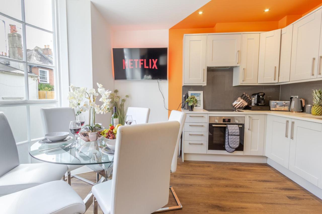 Bright Cheery 4 Bd Apartment By Brighton Station Екстер'єр фото